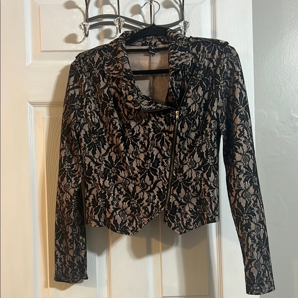 Windsor Black and Cream Blazer with Ornate Design